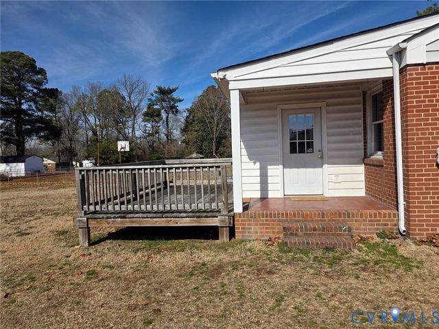 7979 Kenmore Dr, Mechanicsville, VA 23111