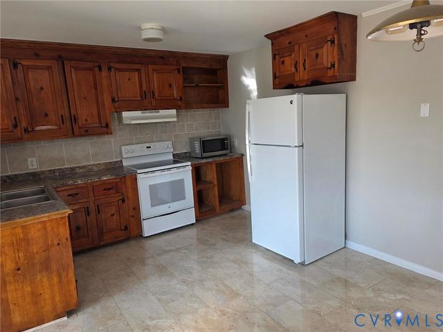 7979 Kenmore Dr, Mechanicsville, VA 23111