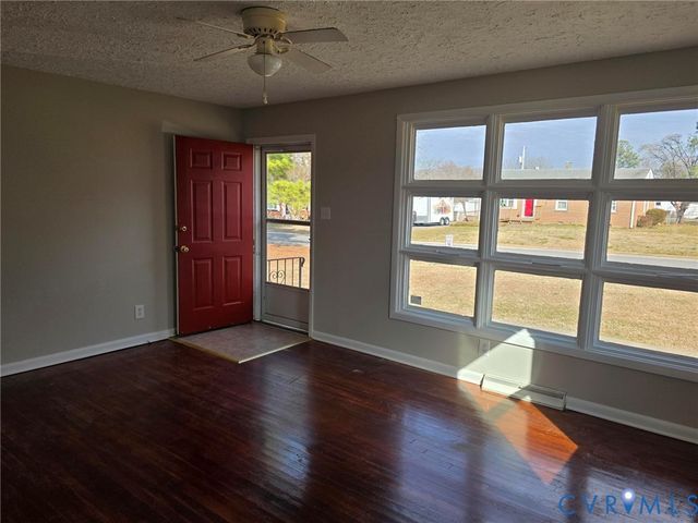 7979 Kenmore Dr, Mechanicsville, VA 23111