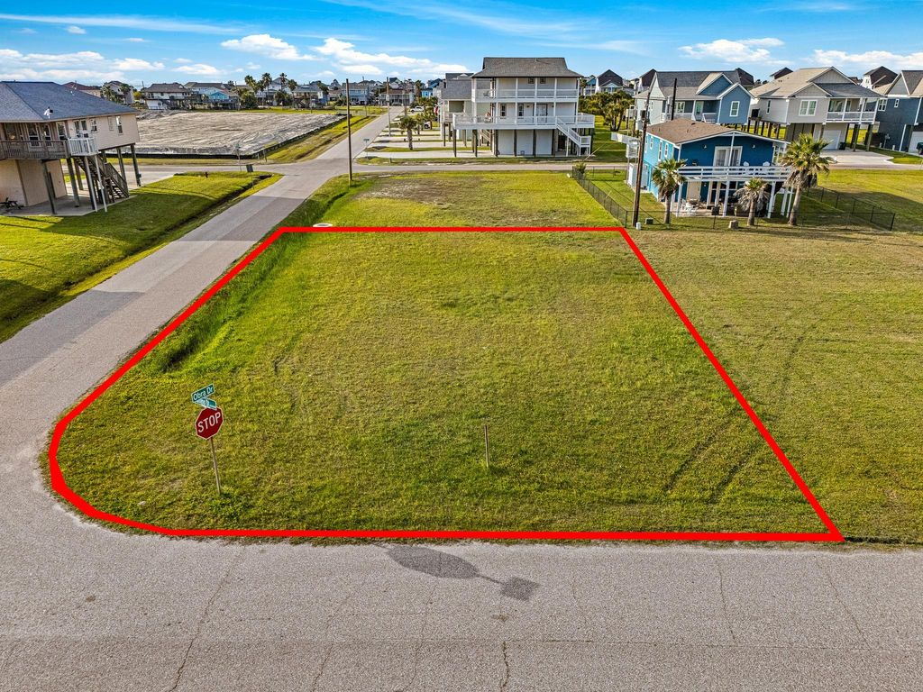 22910 Camino Street, Galveston, TX 77554
