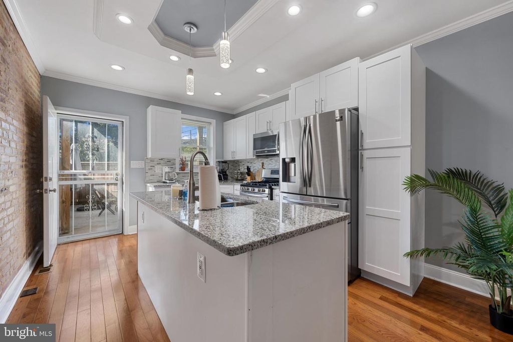 2103 E CHASE ST, Baltimore, MD 21213
