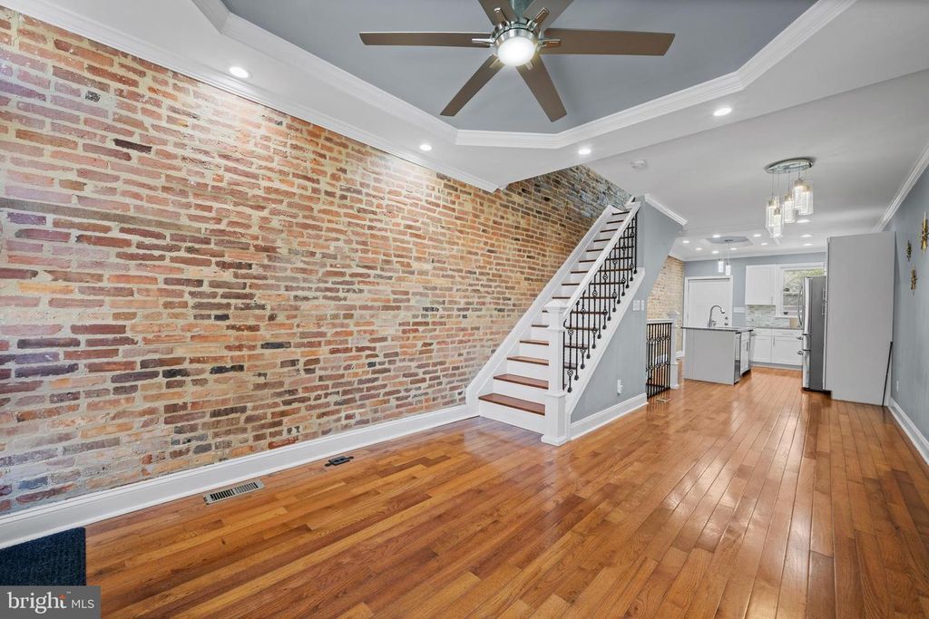 Image 10 of property listing at 2103 E CHASE ST, Baltimore, MD 21213