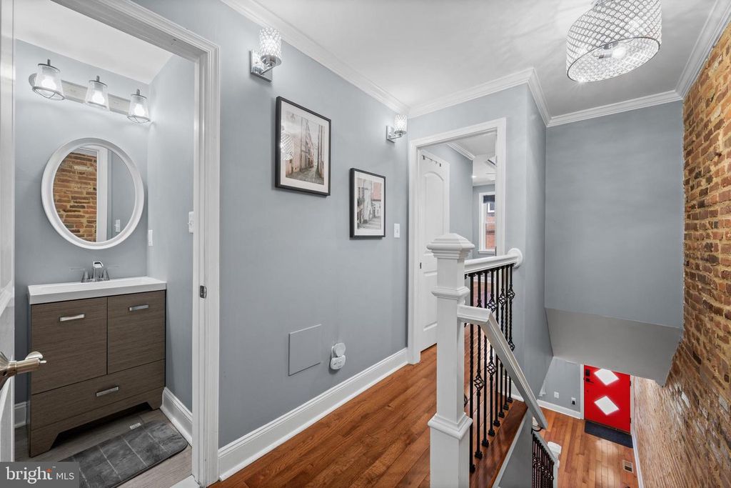 Image 11 of property listing at 2103 E CHASE ST, Baltimore, MD 21213