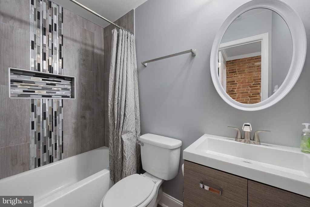 Image 32 of property listing at 2103 E CHASE ST, Baltimore, MD 21213