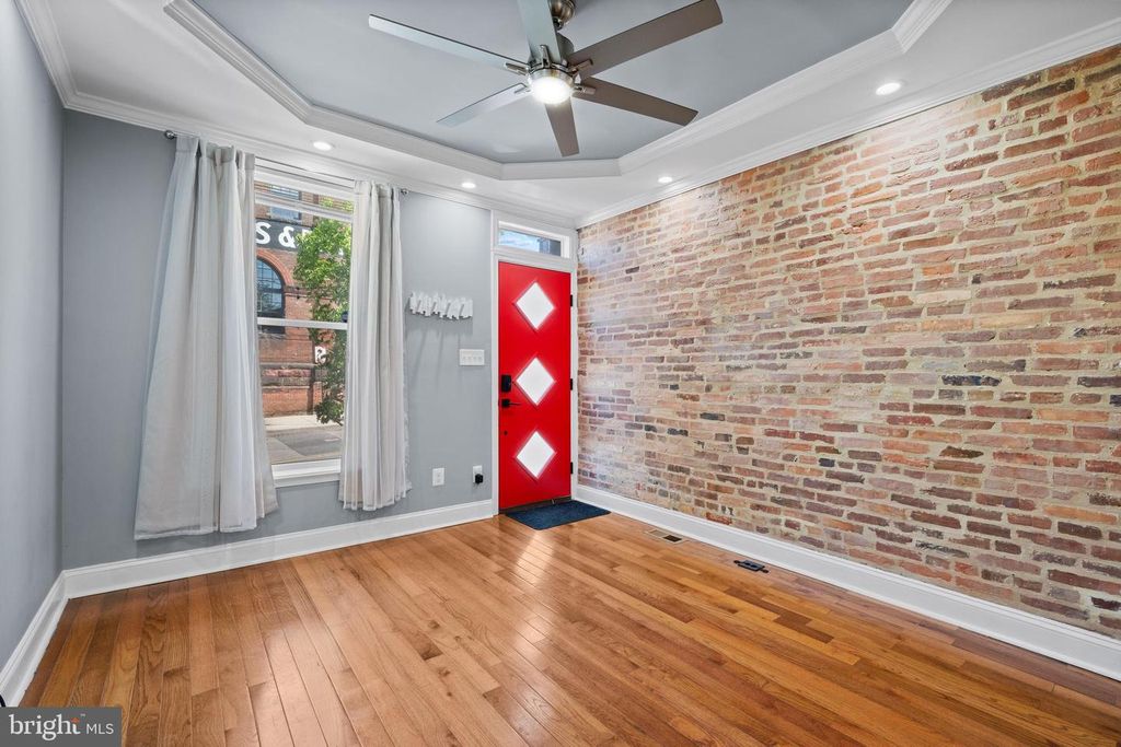 Image 8 of property listing at 2103 E CHASE ST, Baltimore, MD 21213