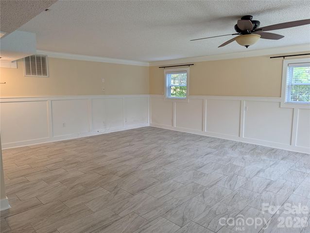 220 Augusta Drive, Statesville, NC 28625