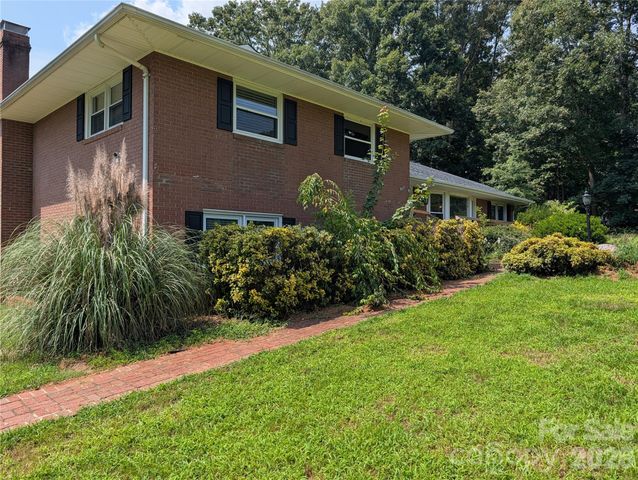 220 Augusta Drive, Statesville, NC 28625