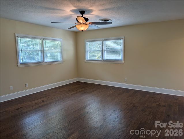 220 Augusta Drive, Statesville, NC 28625