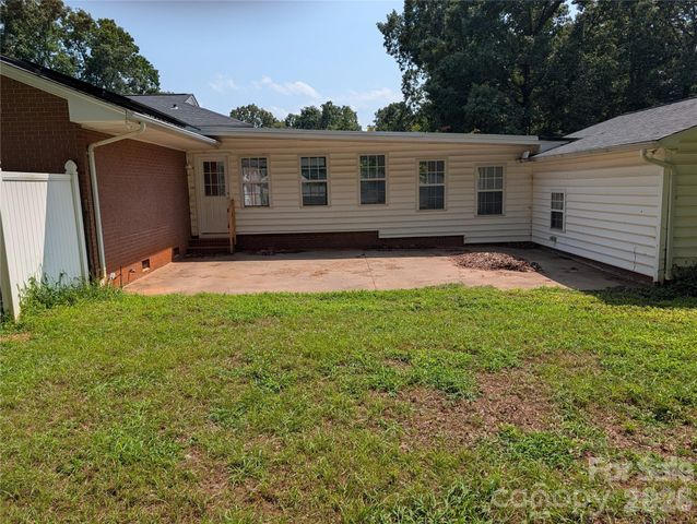 220 Augusta Drive, Statesville, NC 28625