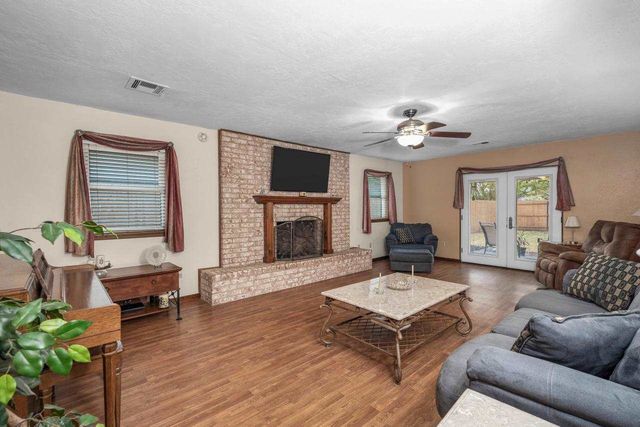 7210 NW Hunter Rd, Lawton, OK 73505