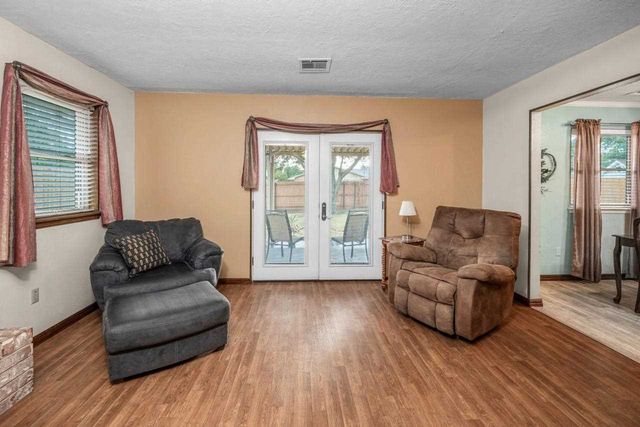 7210 NW Hunter Rd, Lawton, OK 73505