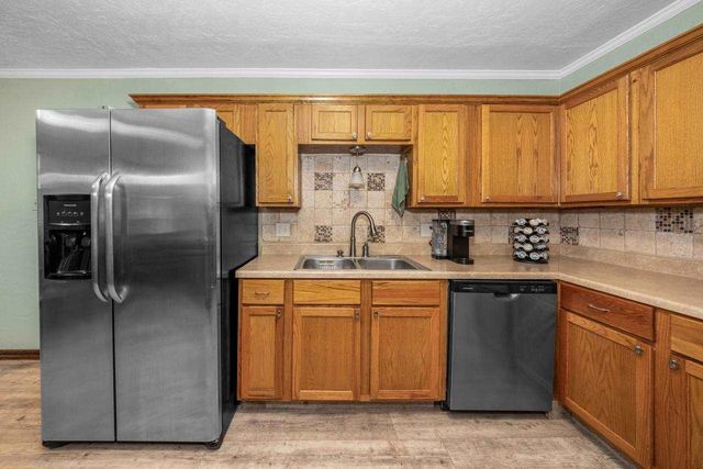 7210 NW Hunter Rd, Lawton, OK 73505