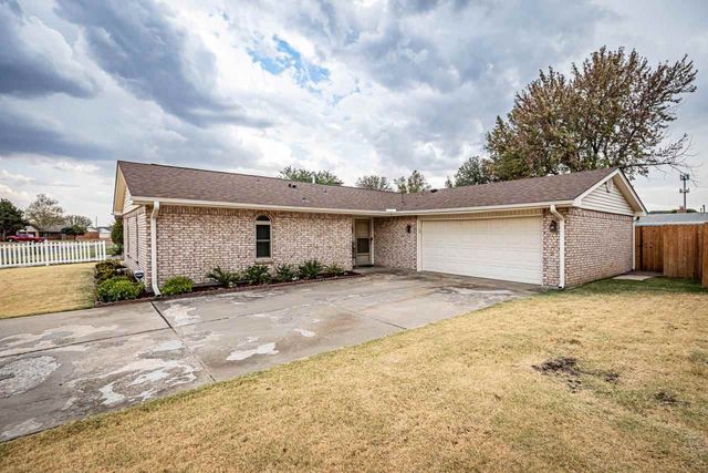 7210 NW Hunter Rd, Lawton, OK 73505