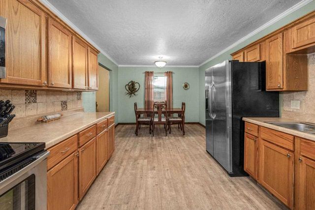 7210 NW Hunter Rd, Lawton, OK 73505