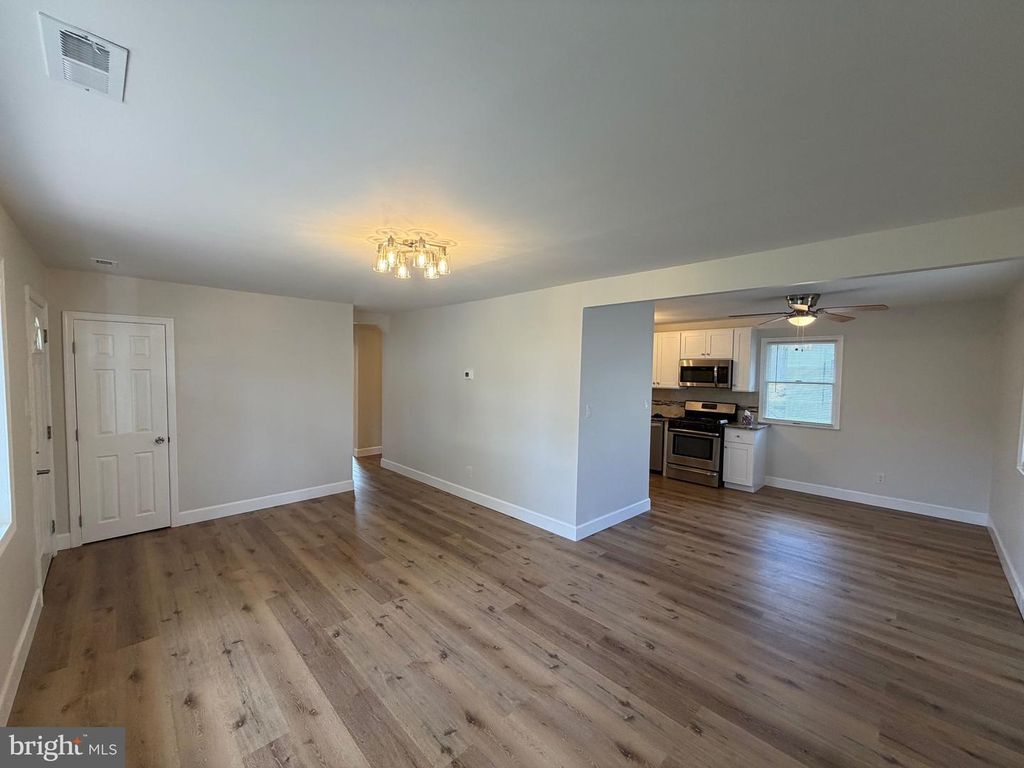 2718 BELLVIEW DR, BENSALEM, PA 19020 — photo 2