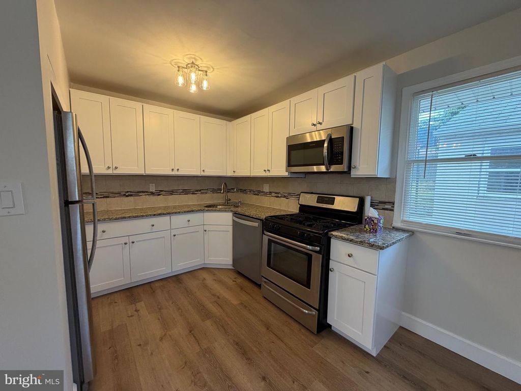 2718 BELLVIEW DR, BENSALEM, PA 19020 — photo 4