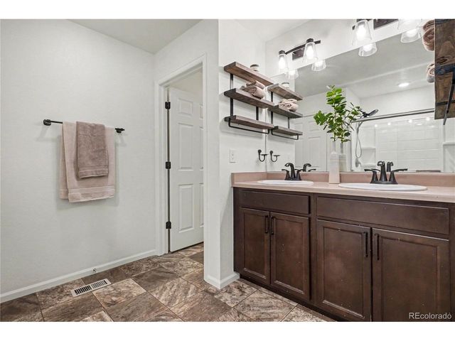 4452 S Ukraine Ct, Aurora, CO 80015