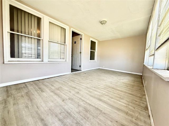 1300 N State Route 7 Highway, Pleasant Hill, MO 64080