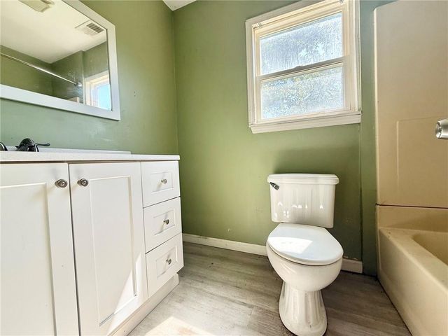 1300 N State Route 7 Highway, Pleasant Hill, MO 64080