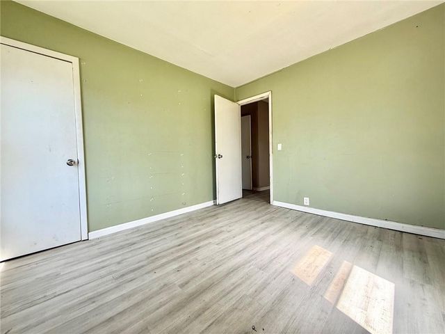 1300 N State Route 7 Highway, Pleasant Hill, MO 64080
