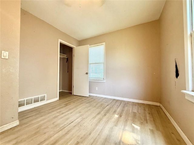 1300 N State Route 7 Highway, Pleasant Hill, MO 64080