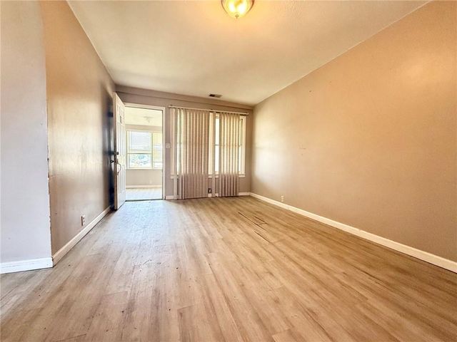1300 N State Route 7 Highway, Pleasant Hill, MO 64080