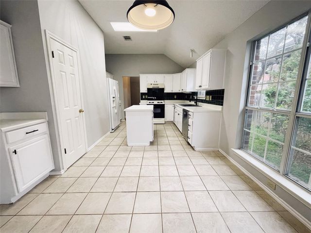 204 Cripple Creek RD, Cedar Park, TX 78613