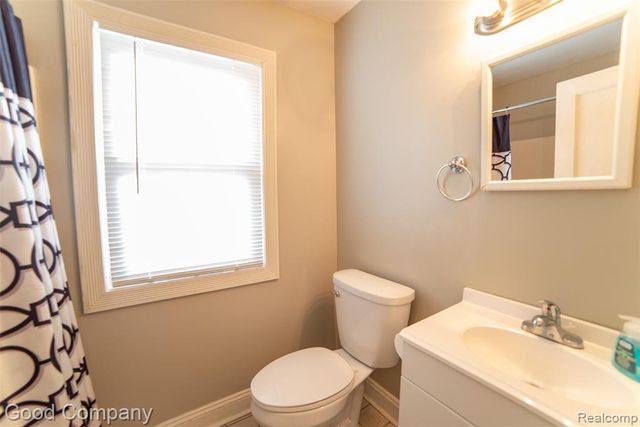 2420 Brockton Avenue, Royal Oak, MI 48067
