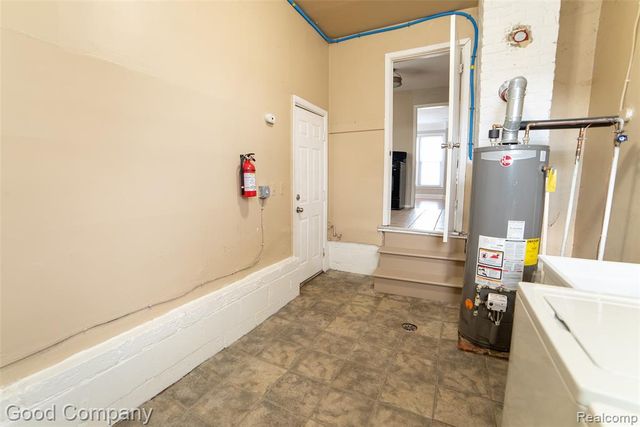 2420 Brockton Avenue, Royal Oak, MI 48067