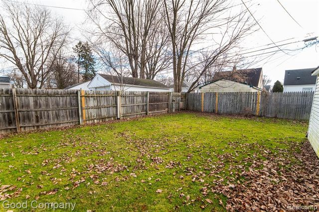 2420 Brockton Avenue, Royal Oak, MI 48067