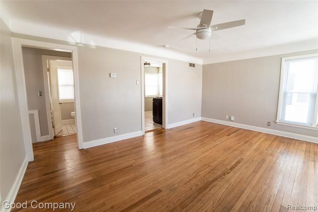 2420 Brockton Avenue, Royal Oak, MI 48067