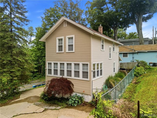 629 Seymour, Evans, NY 14006