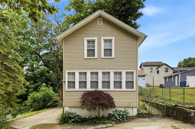 629 Seymour, Evans, NY 14006