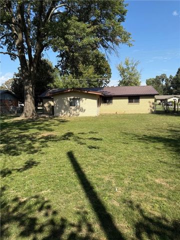 1409 N Crawford Avenue, Springdale, AR 72764