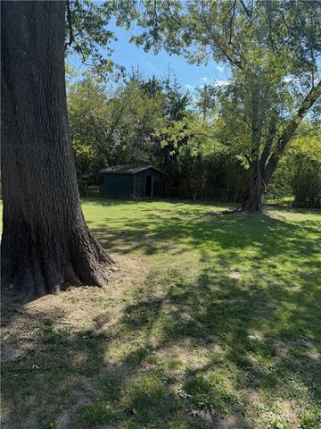 1409 N Crawford Avenue, Springdale, AR 72764