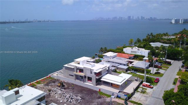 1560 Bay Dr, Miami Beach, FL 33141