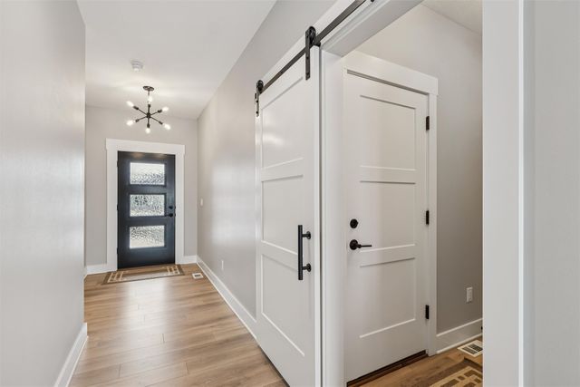 9923 Watermeadow Circle, Johnston, IA 50131