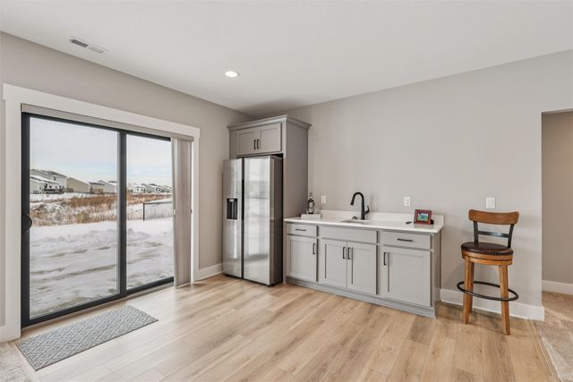 9923 Watermeadow Circle, Johnston, IA 50131