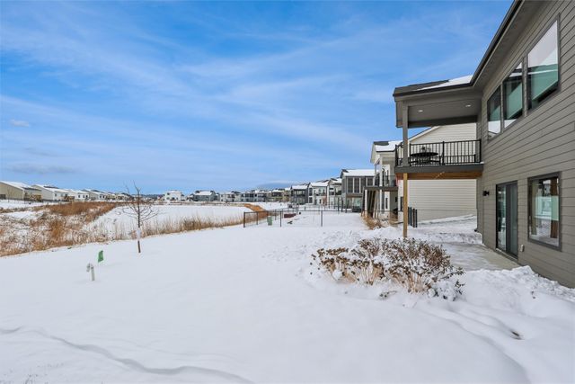 9923 Watermeadow Circle, Johnston, IA 50131