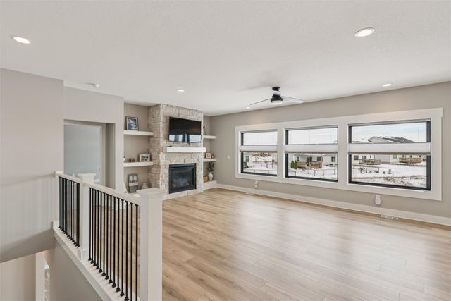 9923 Watermeadow Circle, Johnston, IA 50131