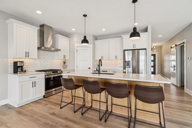 9923 Watermeadow Circle, Johnston, IA 50131