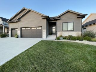 9923 Watermeadow Circle, Johnston, IA 50131