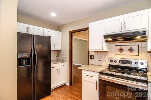 406 Port Royal Drive, Matthews, NC 28105