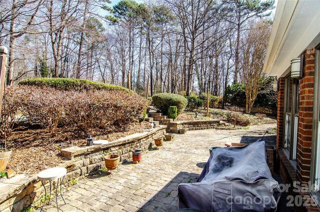 406 Port Royal Drive, Matthews, NC 28105