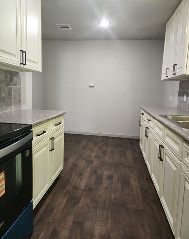 5244 Enyart Street, Houston, TX 77021