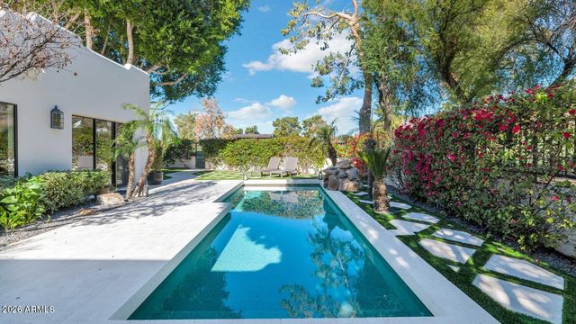 6198 N 28TH Place, Phoenix, AZ 85016