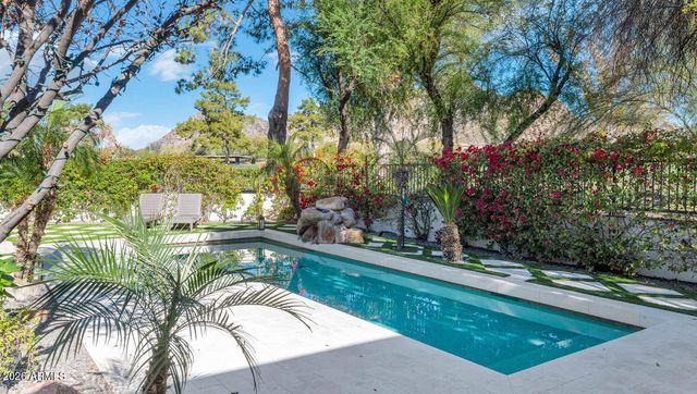 6198 N 28TH Place, Phoenix, AZ 85016