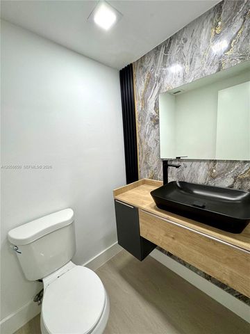 300 Bayview Dr 1201, Sunny Isles Beach, FL 33160