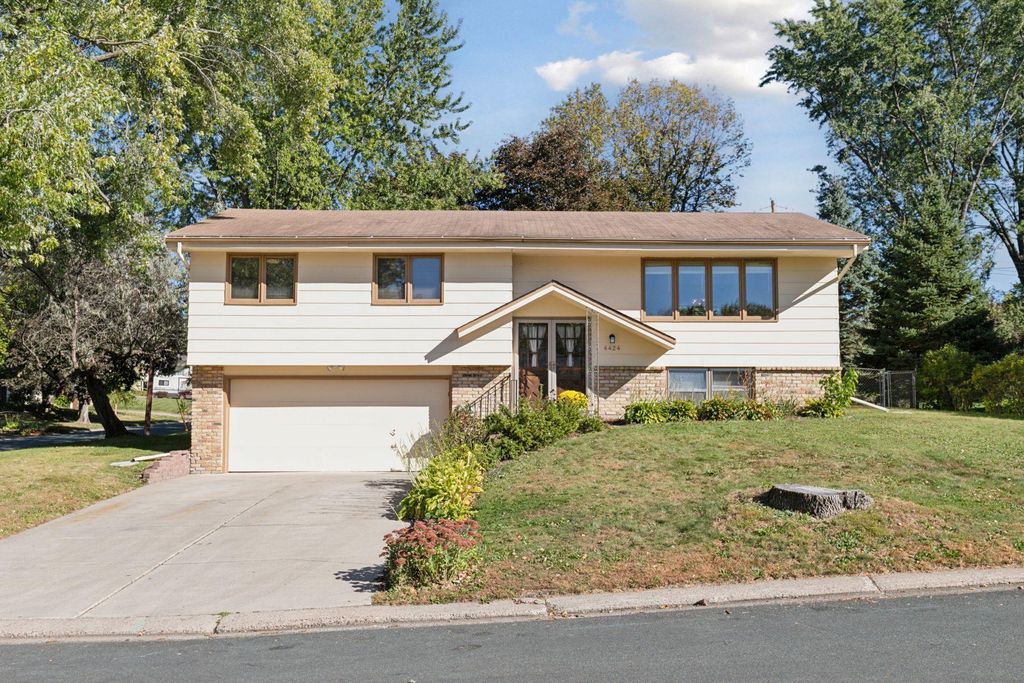 4424 Decatur Avenue N, New Hope, MN 55428