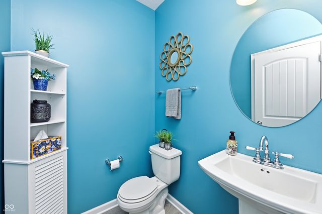 5752 Bluff View Lane, Whitestown, IN 46075